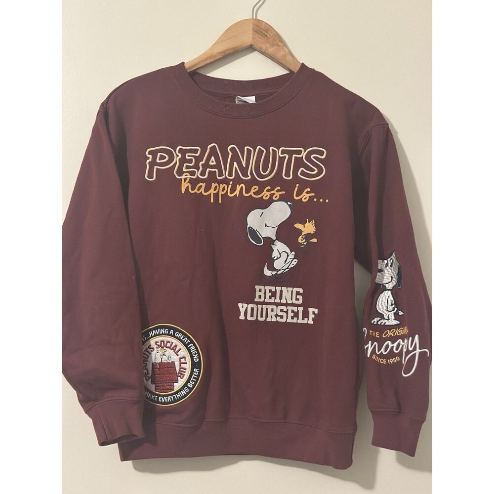 Peanuts Women’s Snoopy Embroidered Pull Over Sweatshirt Maroon Size Small - Picture 2 of 8